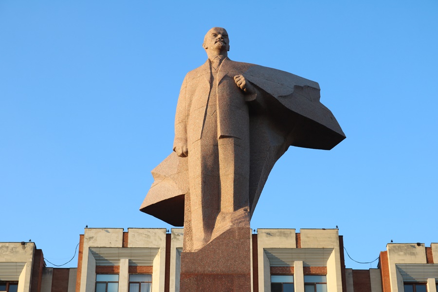 Stern old Lenin - Tiraspol, October 2017