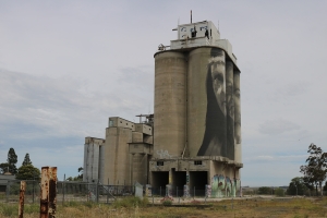 Geelong Cement Works Silo Art – Deano's Travels